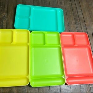 Tupperware set of 8 picnic trays